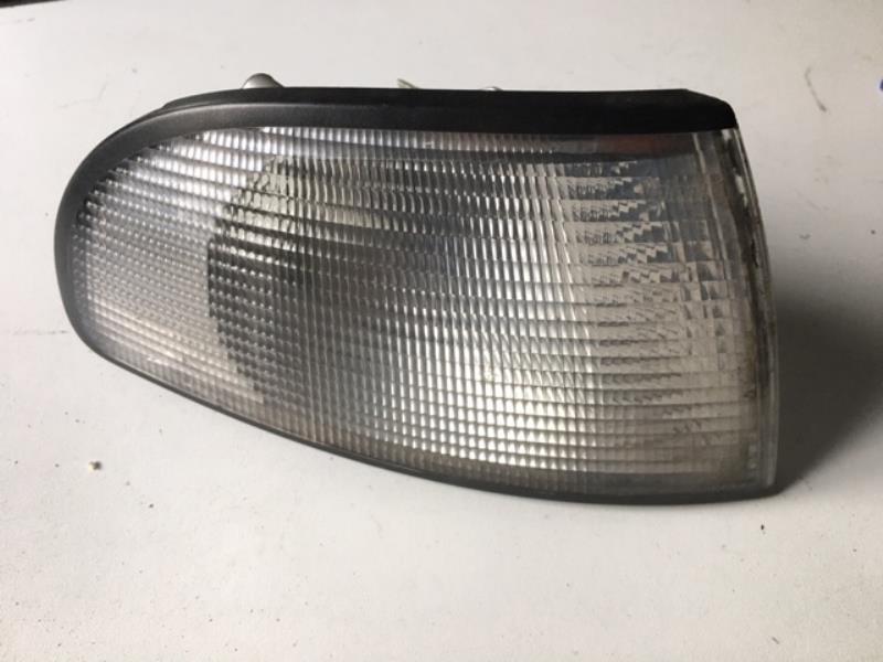 Optique avant secondaire droit (feux)(clignotant) AUDI A4 1 PHASE 1  - 1