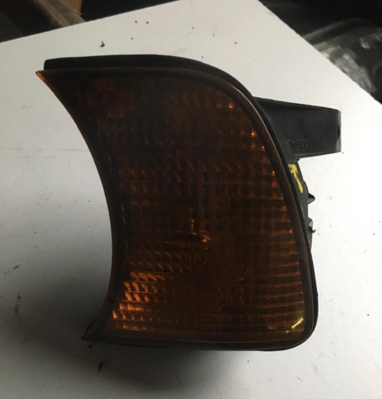Optique avant secondaire gauche (feux)(clignotant) BMW SERIE 5 E34  - 1