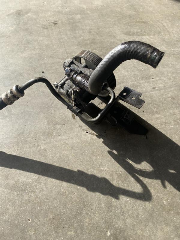 Pompe de direction PEUGEOT 807 Diesel - 1