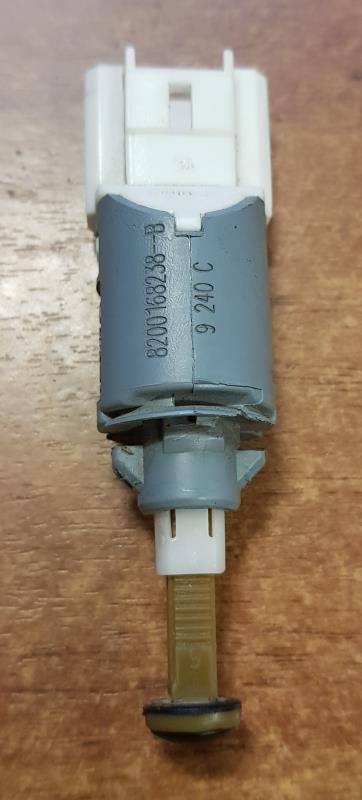Contacteur feu stop RENAULT   - 1