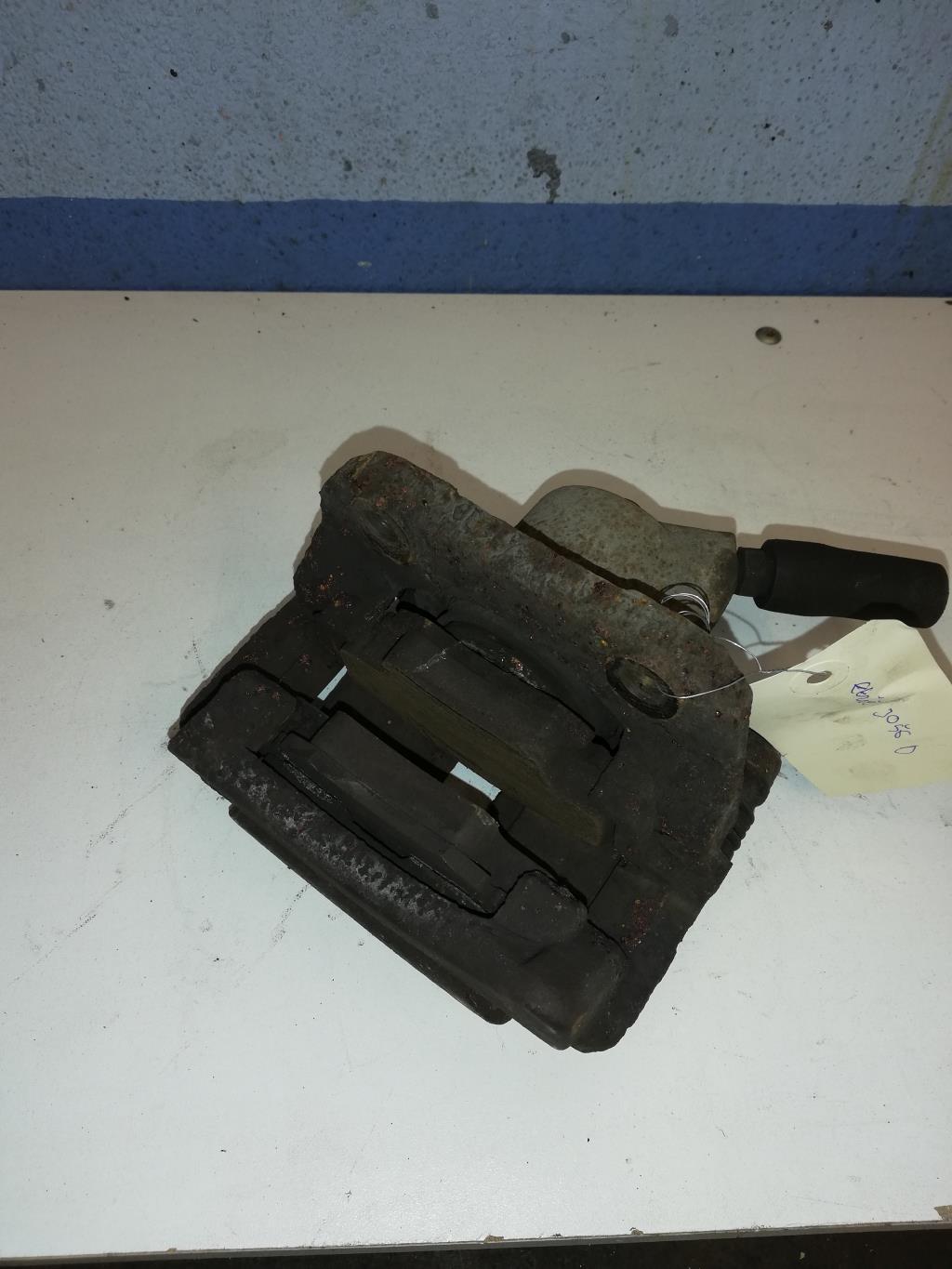 Etrier avant droit (freinage) RENAULT CLIO 2 PHASE 2 Diesel - 1