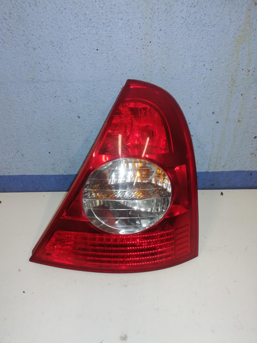 Feu arriere principal droit (feux) RENAULT CLIO 2 PHASE 2 Diesel - 1