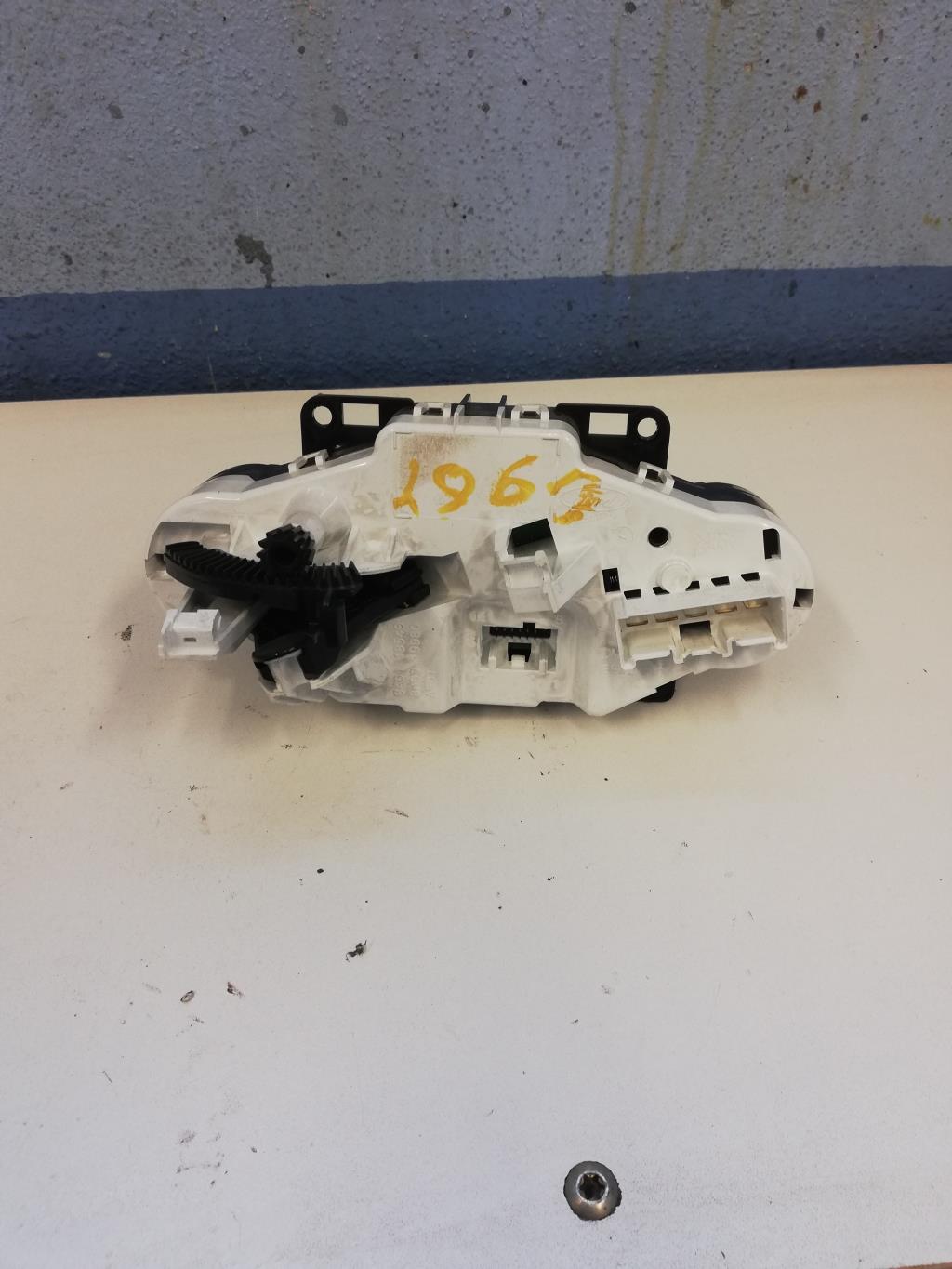 Commande chauffage FORD FIESTA 6 PHASE 2 Essence - 1