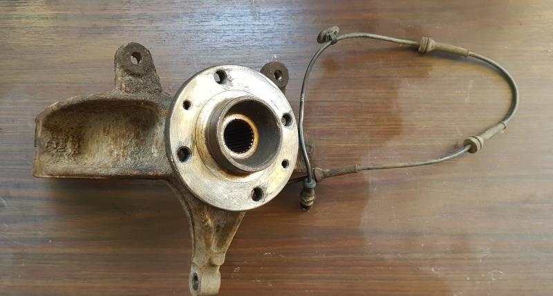 Moyeu avant droit RENAULT MEGANE 2 PHASE 1 Diesel - 1