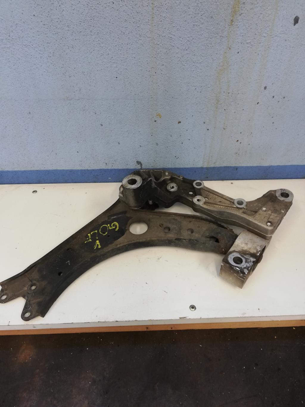 Triangle avant droit VOLKSWAGEN GOLF 5  - 1