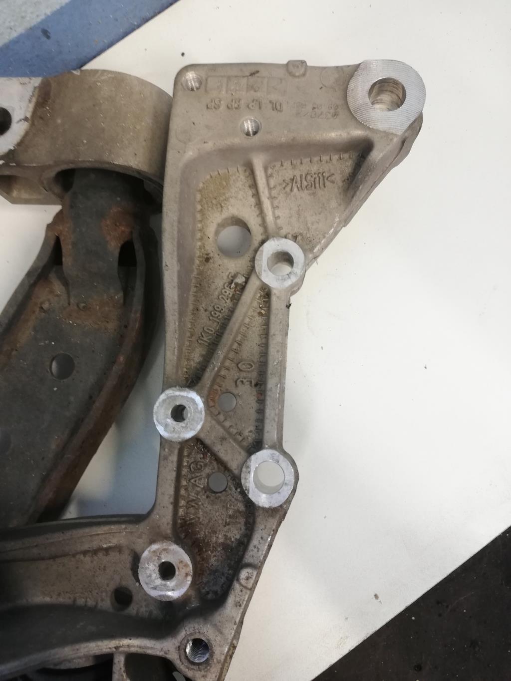 Triangle avant gauche VOLKSWAGEN GOLF 5  - 1