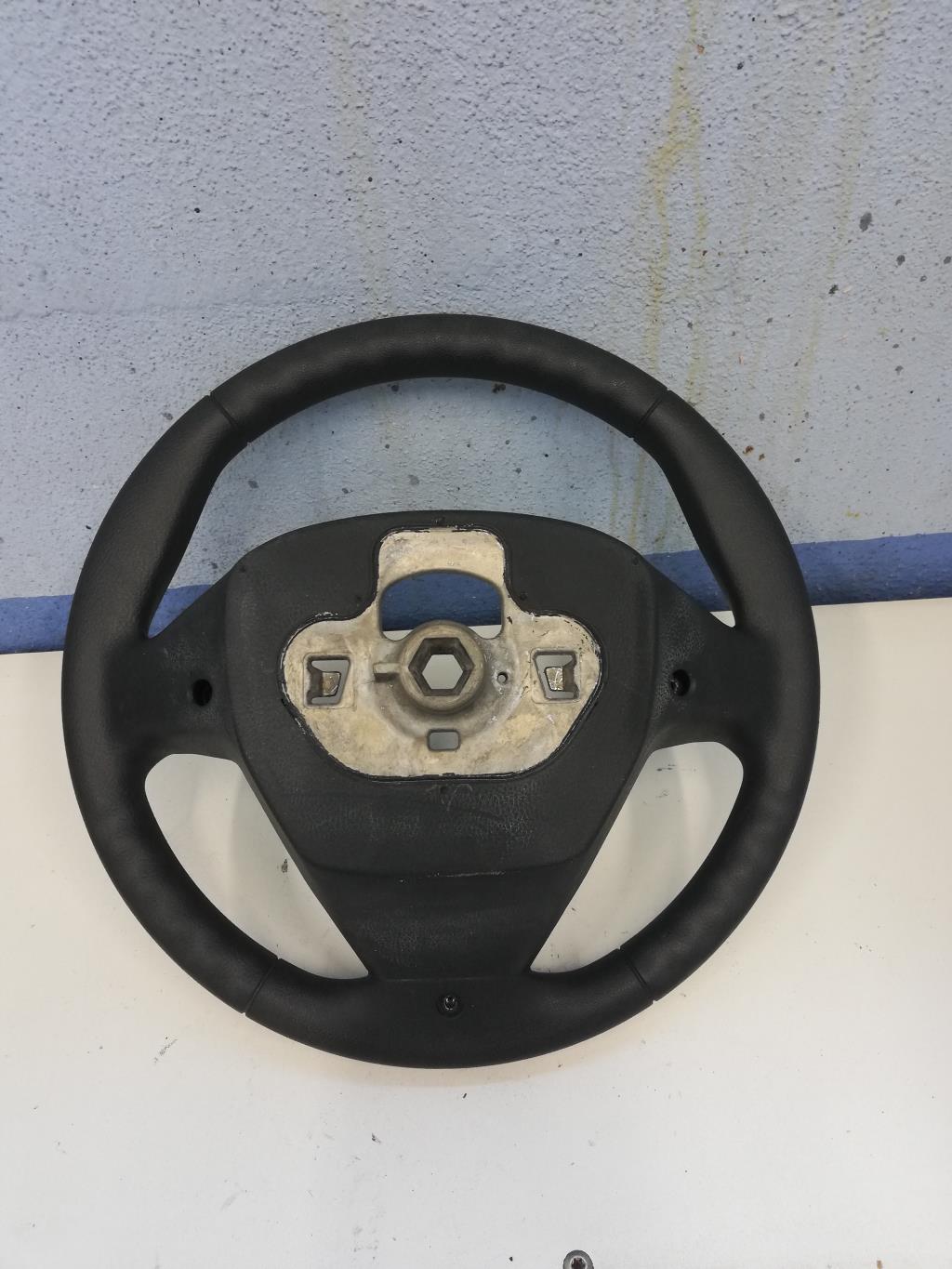 Volant FORD FIESTA 6 PHASE 2 Essence - 1
