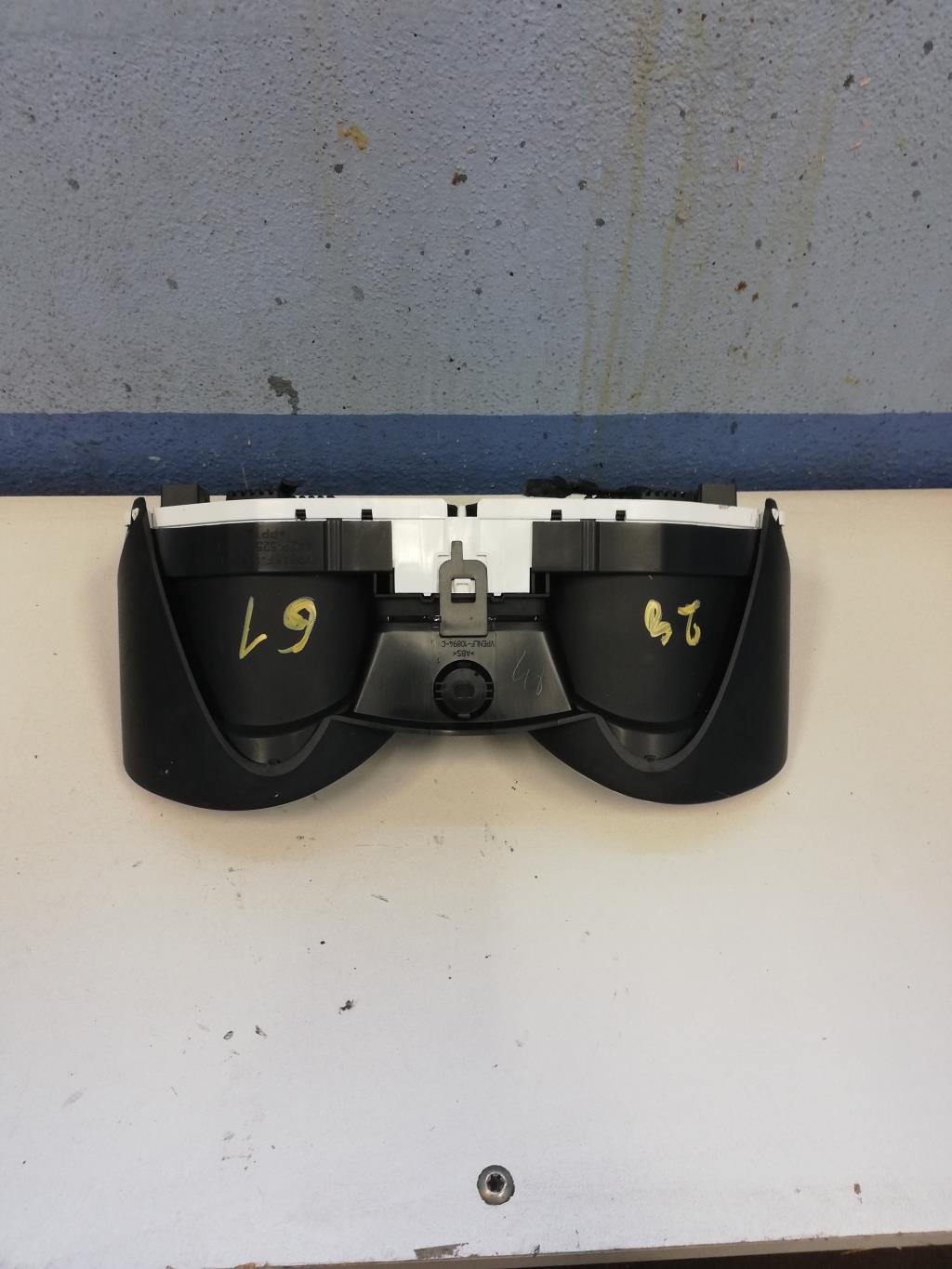 Compteur FORD FIESTA 6 PHASE 2 Essence - 1