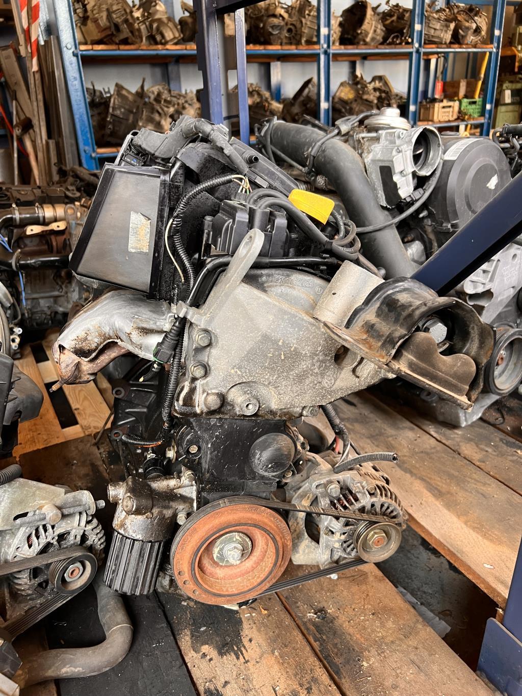 Moteur RENAULT CLIO 2 PHASE 2 Essence - 1