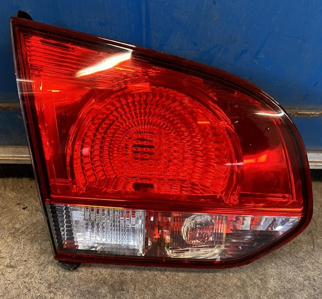 Feu arriere secondaire gauche (feux) VOLKSWAGEN GOLF 6 Diesel - 1