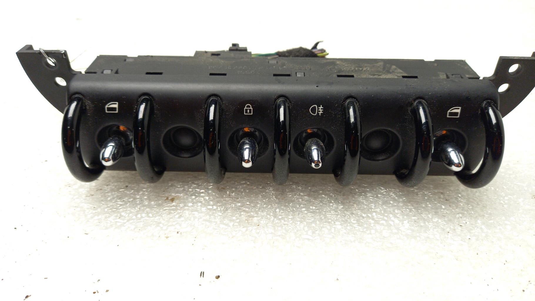 Console central (interieur plastique) MINI MINI 1 R50/R53 PHASE 1 Essence - 1