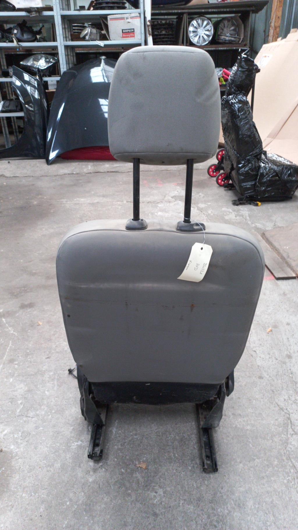 Siege avant droit RENAULT KANGOO 2 PHASE 1 Diesel - 1