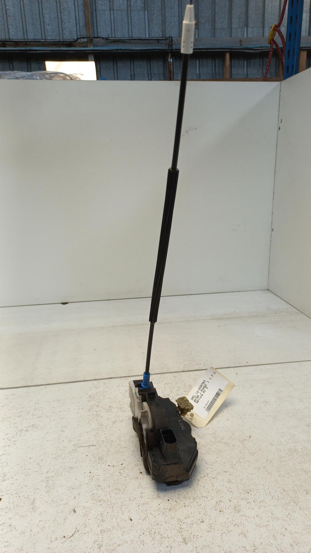 Serrure avant droit OPEL ASTRA J PHASE 1 Diesel - 1