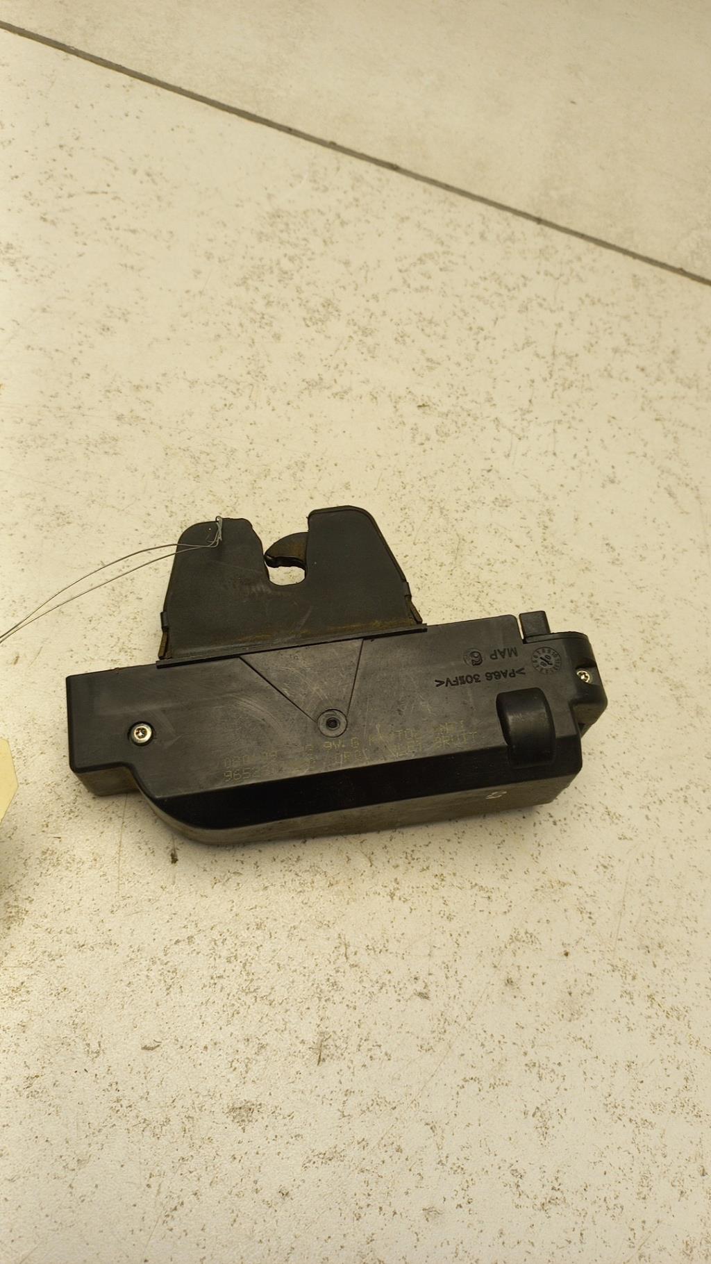 Serrure de coffre CITROEN C4 1 PHASE 2 Diesel - 1