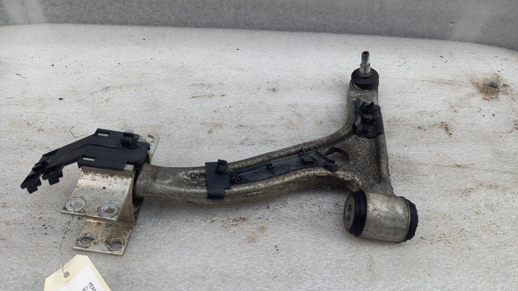 Triangle avant gauche MERCEDES CLASSE CLA 117 Diesel - 1