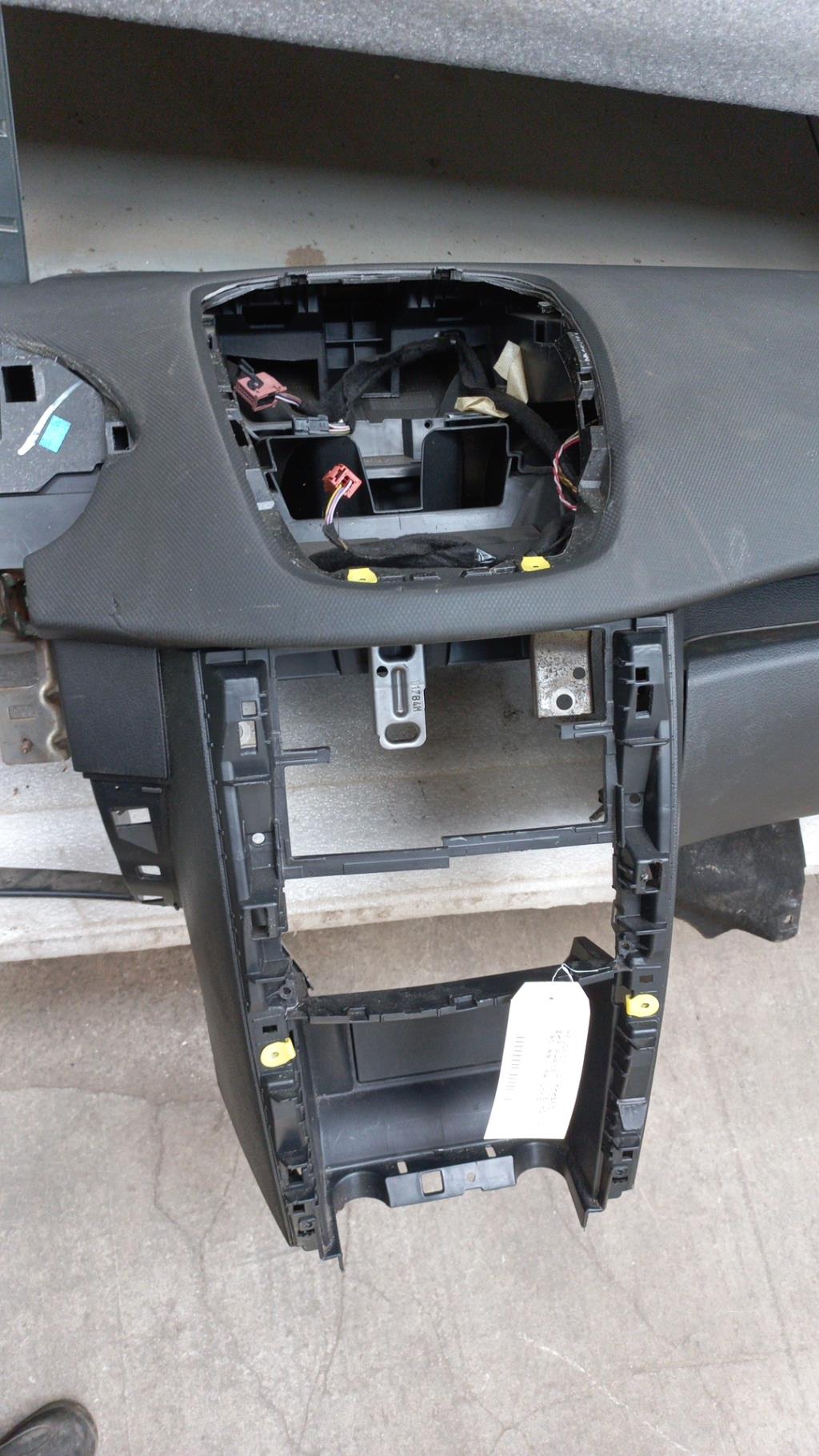 Tableau de bord PEUGEOT 207 PHASE 1 Diesel - 1