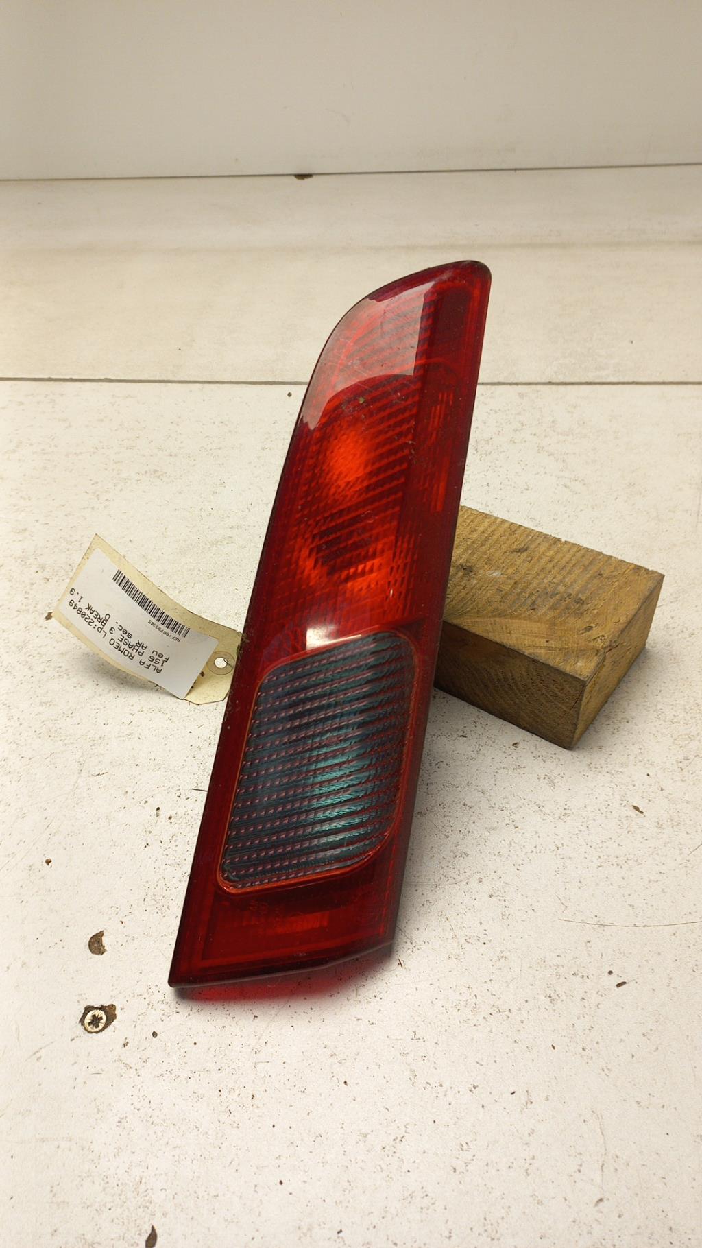 Feu arriere secondaire droit (feux) ALFA ROMEO 156 PHASE 3 BREAK Diesel - 1