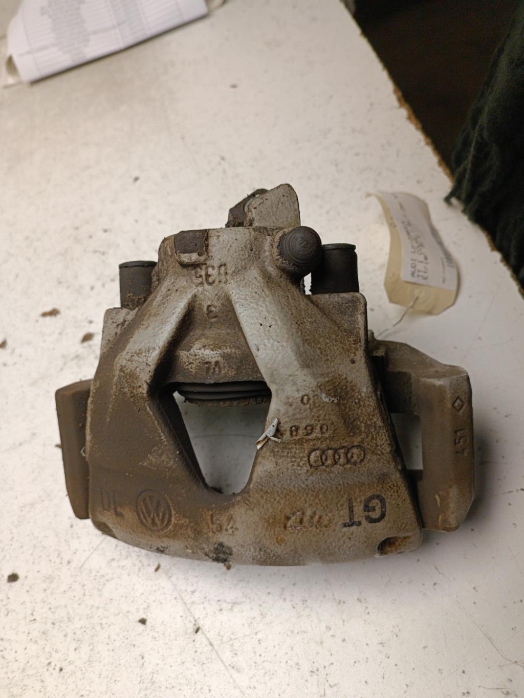 Etrier avant gauche (freinage) AUDI TT 1 COUPE Essence - 1