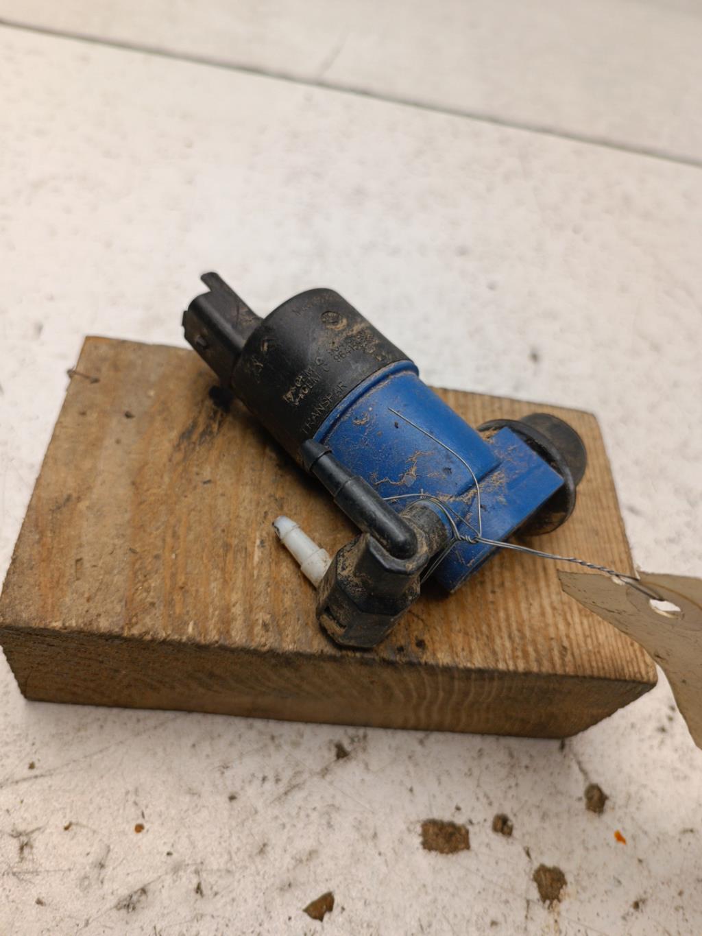 Pompe lave glace avant RENAULT CLIO 4 PHASE 1 Diesel - 1