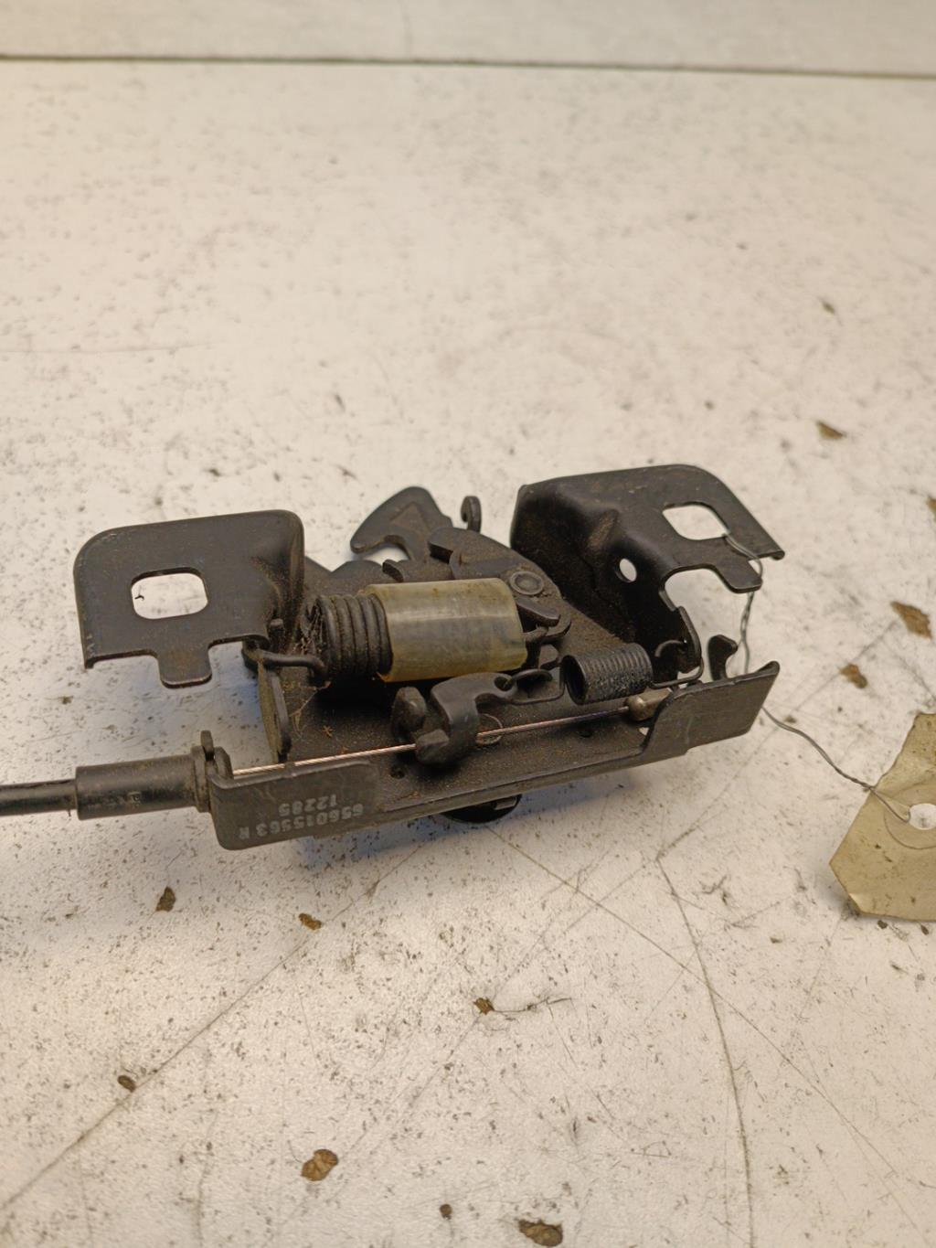 Serrure de capot RENAULT CLIO 4 PHASE 1 Diesel - 1