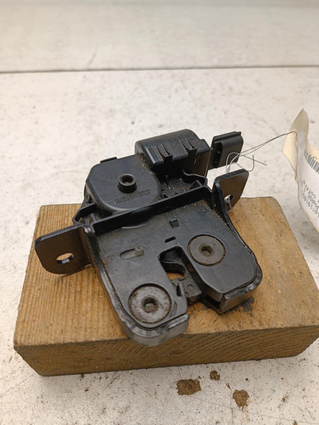 Serrure de coffre RENAULT MEGANE 3 PHASE 1 BREAK Diesel - 1