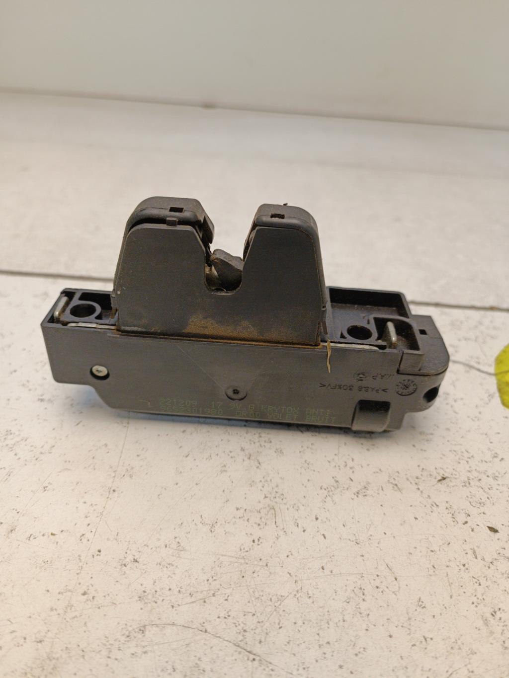 Serrure de hayon CITROEN C4 1 PHASE 2 Diesel - 1