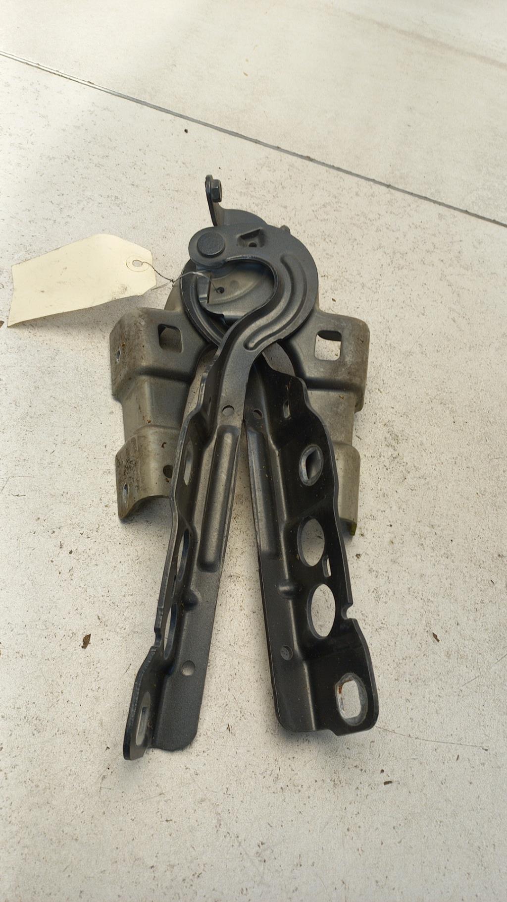 Charniere de capot CITROEN C4 2 PHASE 1 Diesel - 1