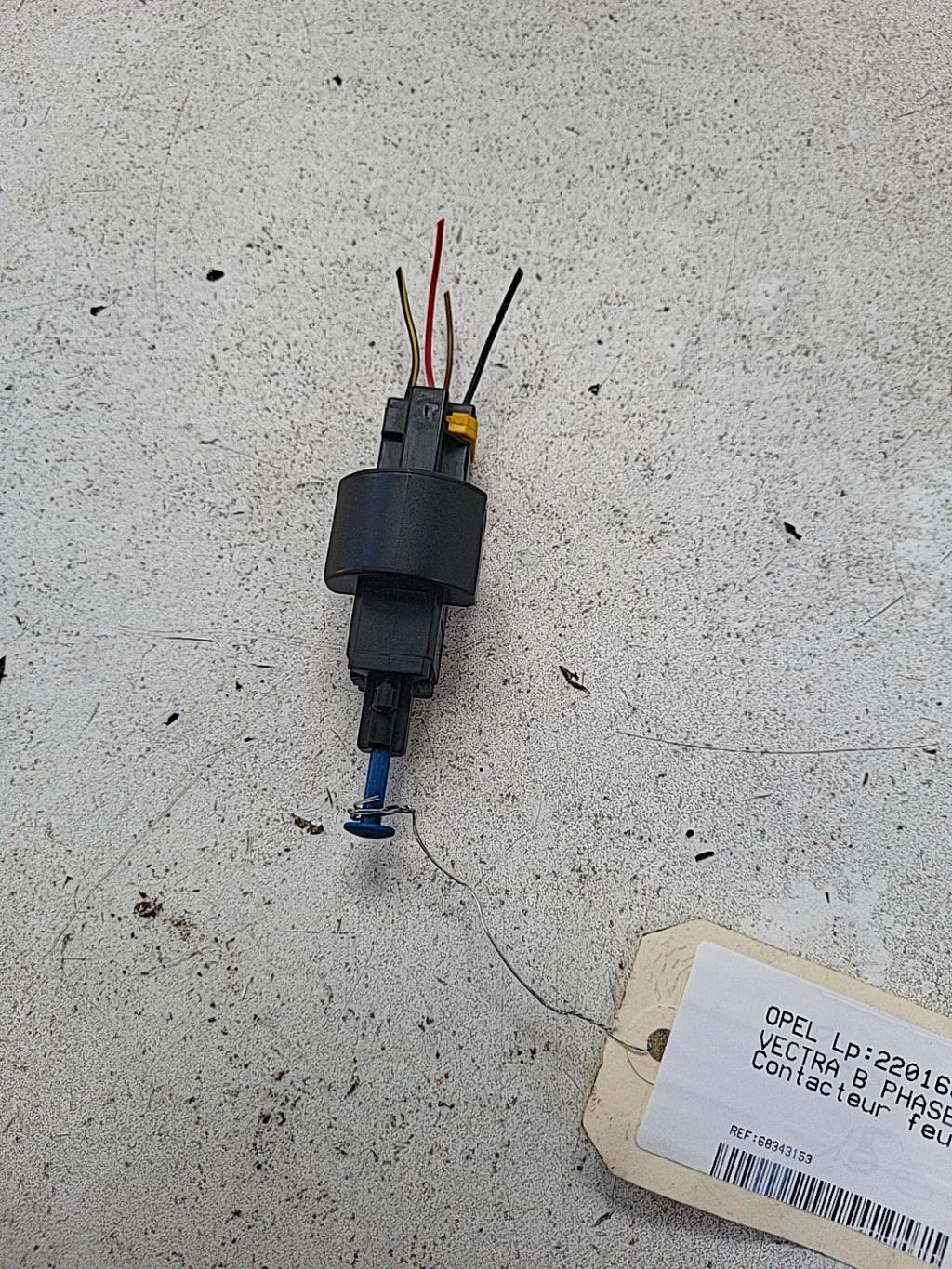 Contacteur feu stop OPEL VECTRA B PHASE 2 BREAK Diesel - 1