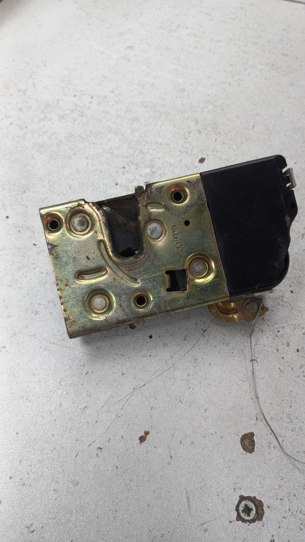 Serrure avant droit CITROEN C5 1 PHASE 2 BREAK Diesel - 1