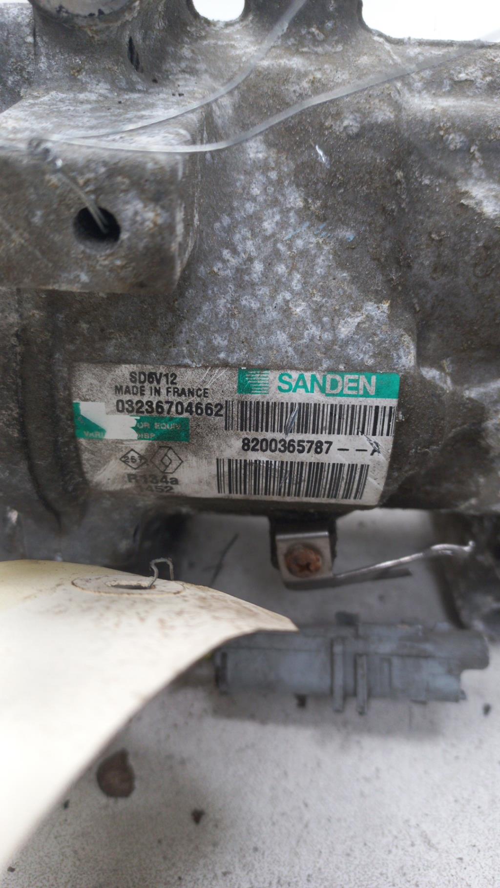 Compresseur clim RENAULT CLIO 3 PHASE 1 Essence - 1