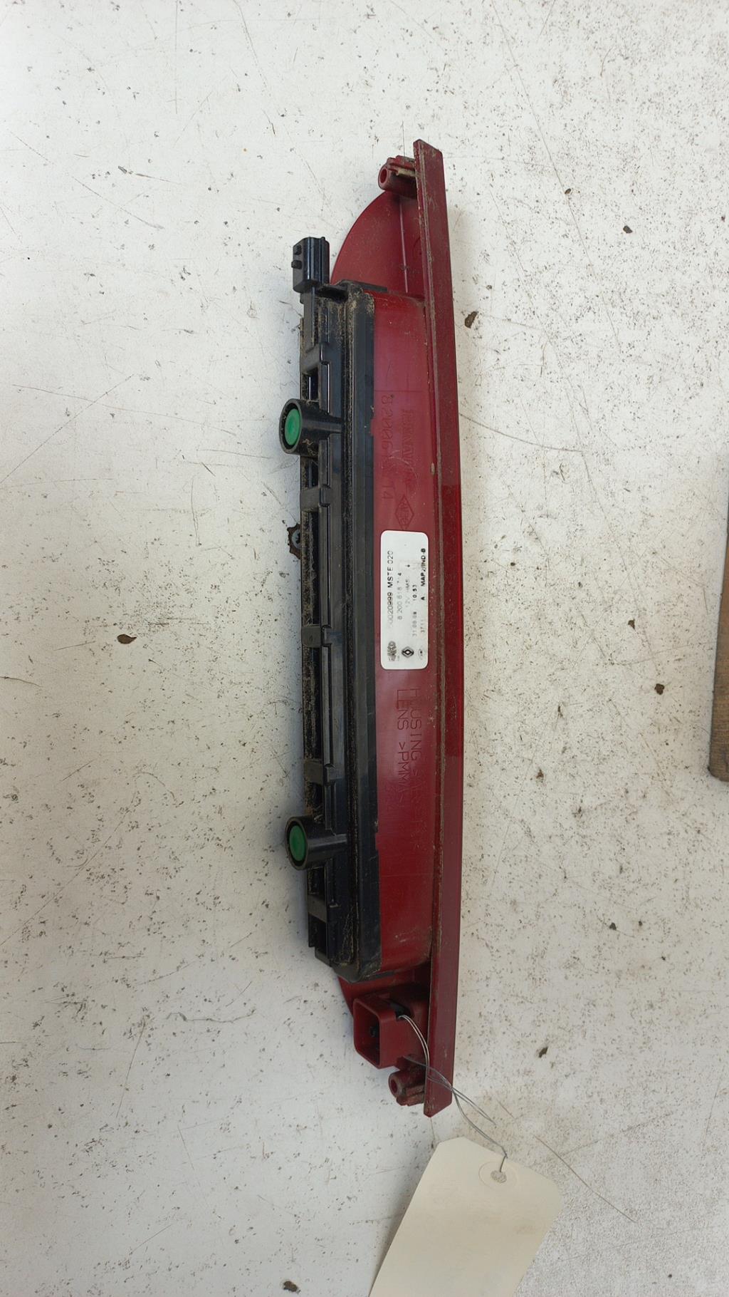 Feu arriere stop central RENAULT CLIO 3 PHASE 1 BREAK Diesel - 1
