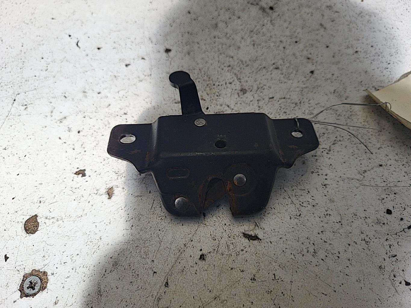 Serrure de coffre PEUGEOT 106 PHASE 2 Essence - 1