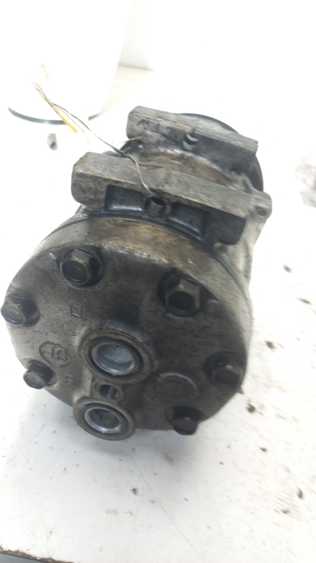 Compresseur clim RENAULT LAGUNA 1 PHASE 2 Diesel - 1