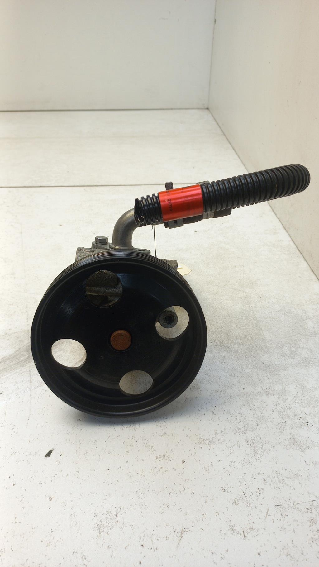 Pompe de direction FORD FIESTA 5 PHASE 2 Diesel - 1