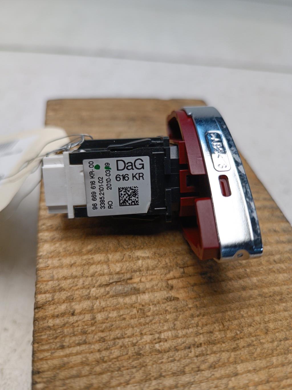 Bouton de warning CITROEN DS3 PHASE 1 Essence - 1