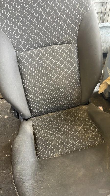Siege avant droit RENAULT KANGOO 2 PHASE 2 Diesel - 1