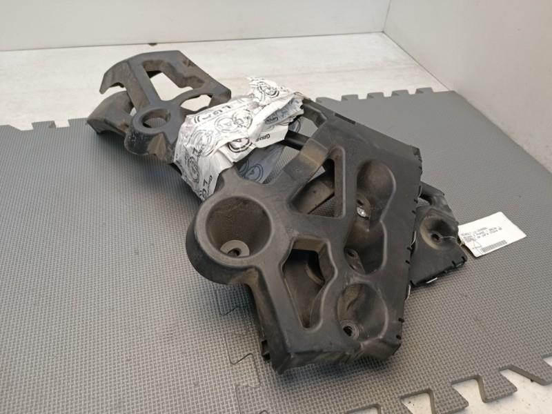 Support de pare chocs arriere RENAULT MEGANE 3 PHASE 1 BREAK Diesel - 1