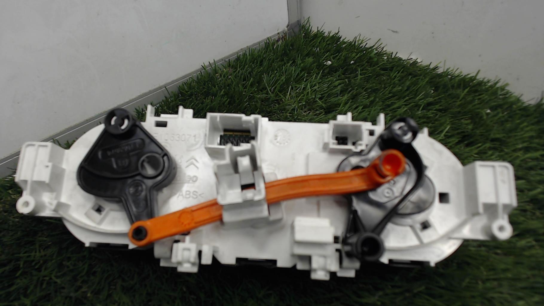 Commande chauffage PEUGEOT 2008 1 PHASE 1 Diesel - 1
