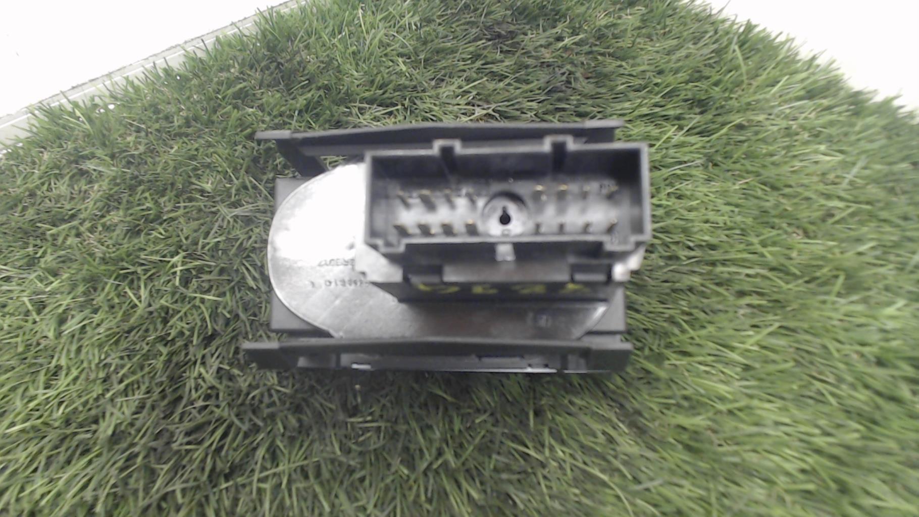 Commande de phare FORD FOCUS 2 PHASE 2 Diesel - 1