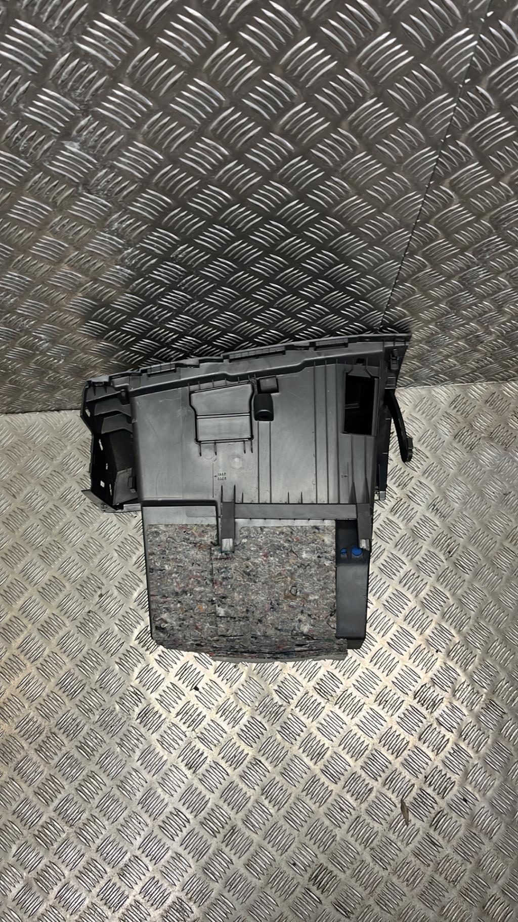 Boite a gants RENAULT CLIO 3 PHASE 1 Diesel - 1