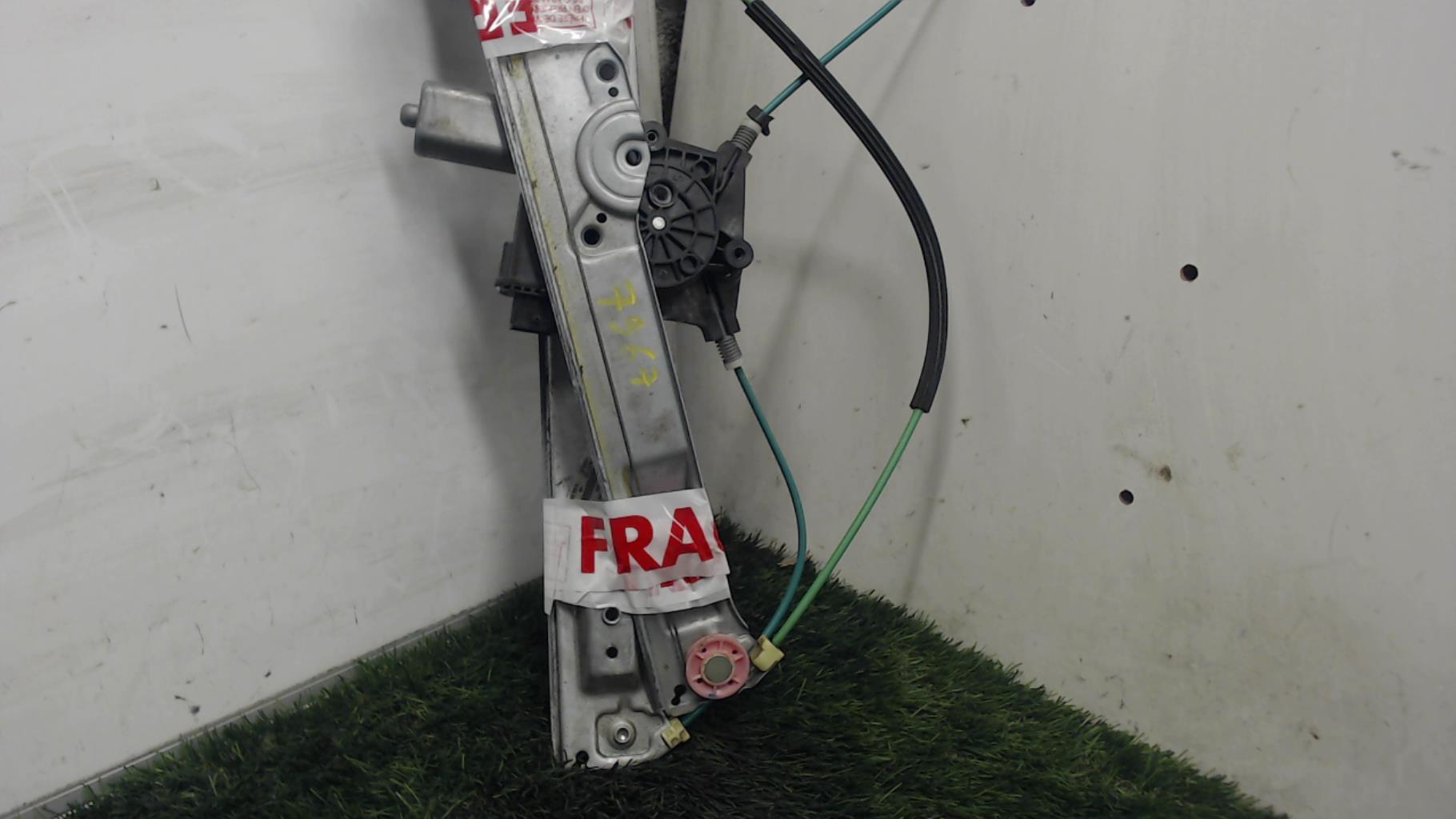 Leve vitre electrique avant gauche OPEL CORSA D PHASE 2 Diesel - 1