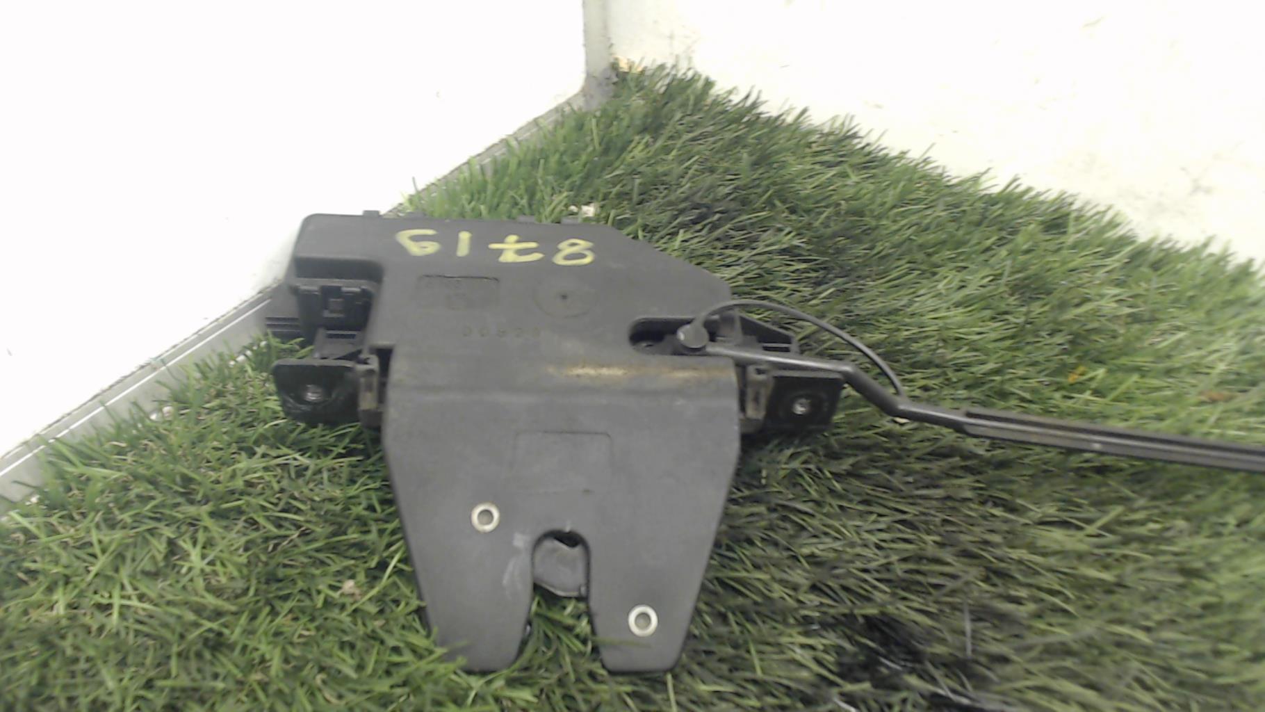Serrure de coffre BMW SERIE 3 E46 PHASE 1 Diesel - 1