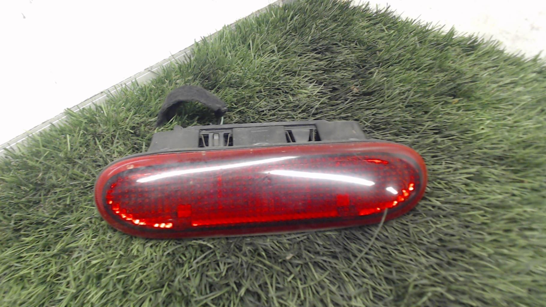 Feu arriere stop central RENAULT CLIO 1 PHASE 3 Essence - 1