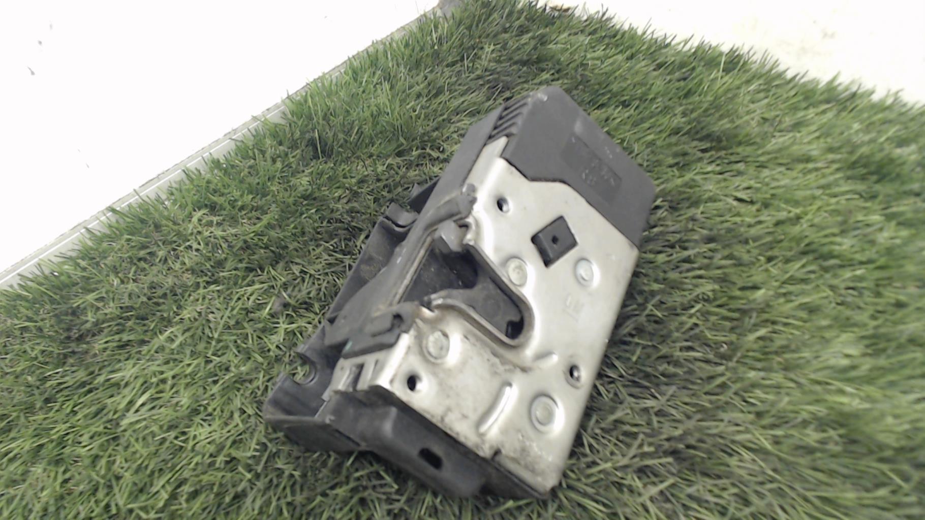 Serrure avant droit RENAULT TRAFIC 2 PHASE 1 Diesel - 1