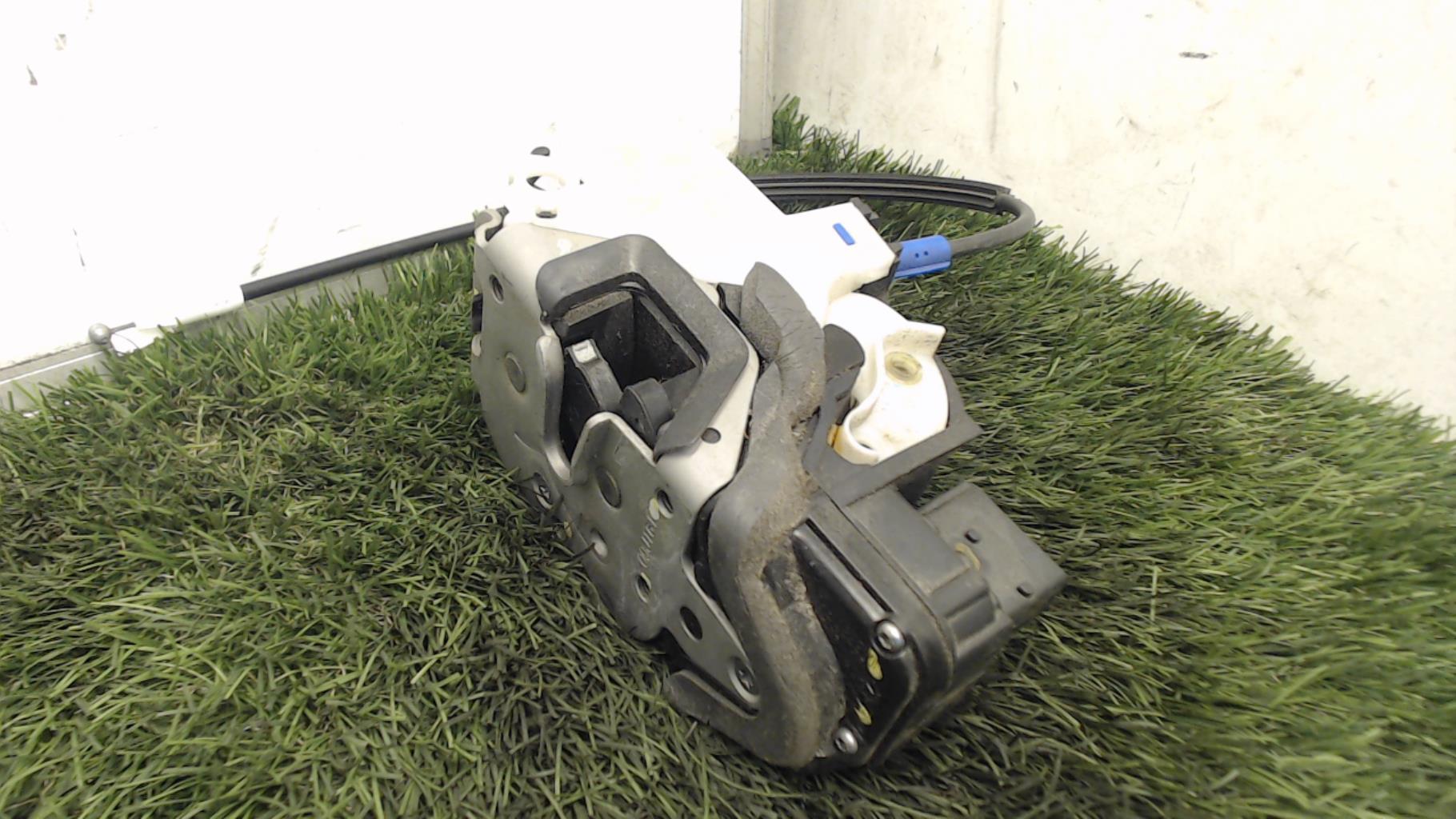 Serrure avant droit OPEL ASTRA J PHASE 1 Diesel - 1