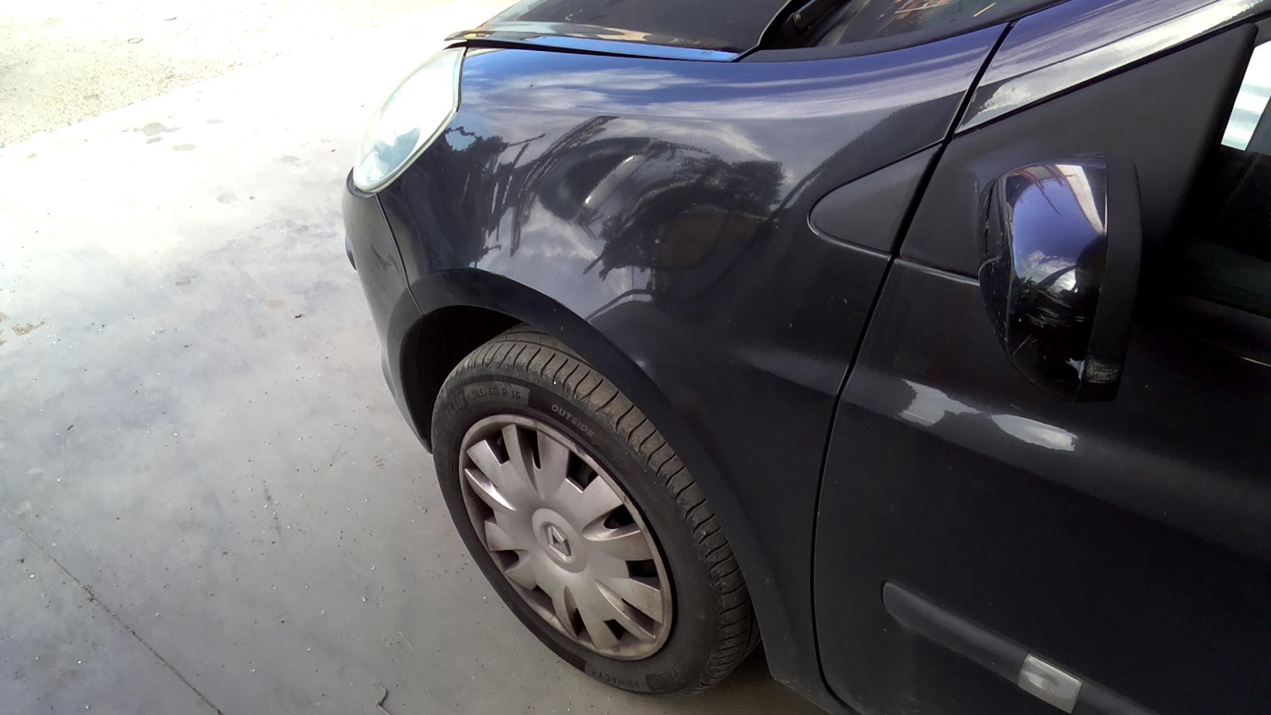 Aile avant gauche RENAULT CLIO 3 PHASE 1 BREAK Diesel - 1