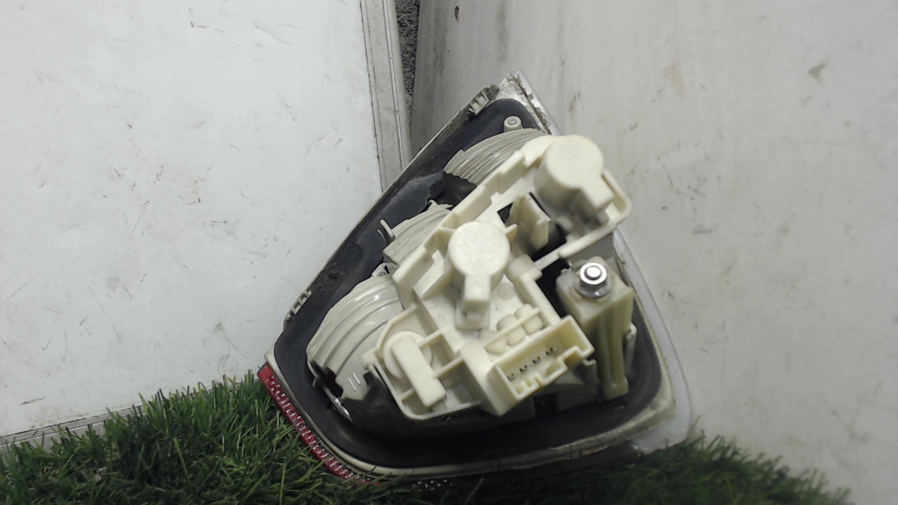 Feu arriere secondaire droit (feux) BMW SERIE 3 E90 PHASE 1 Diesel - 1