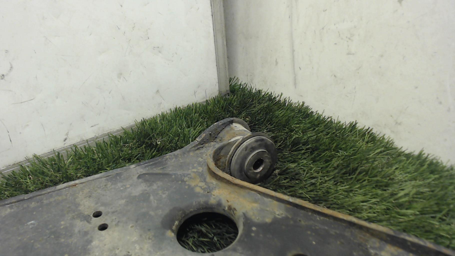 Triangle avant gauche VOLKSWAGEN GOLF 5 Diesel - 1