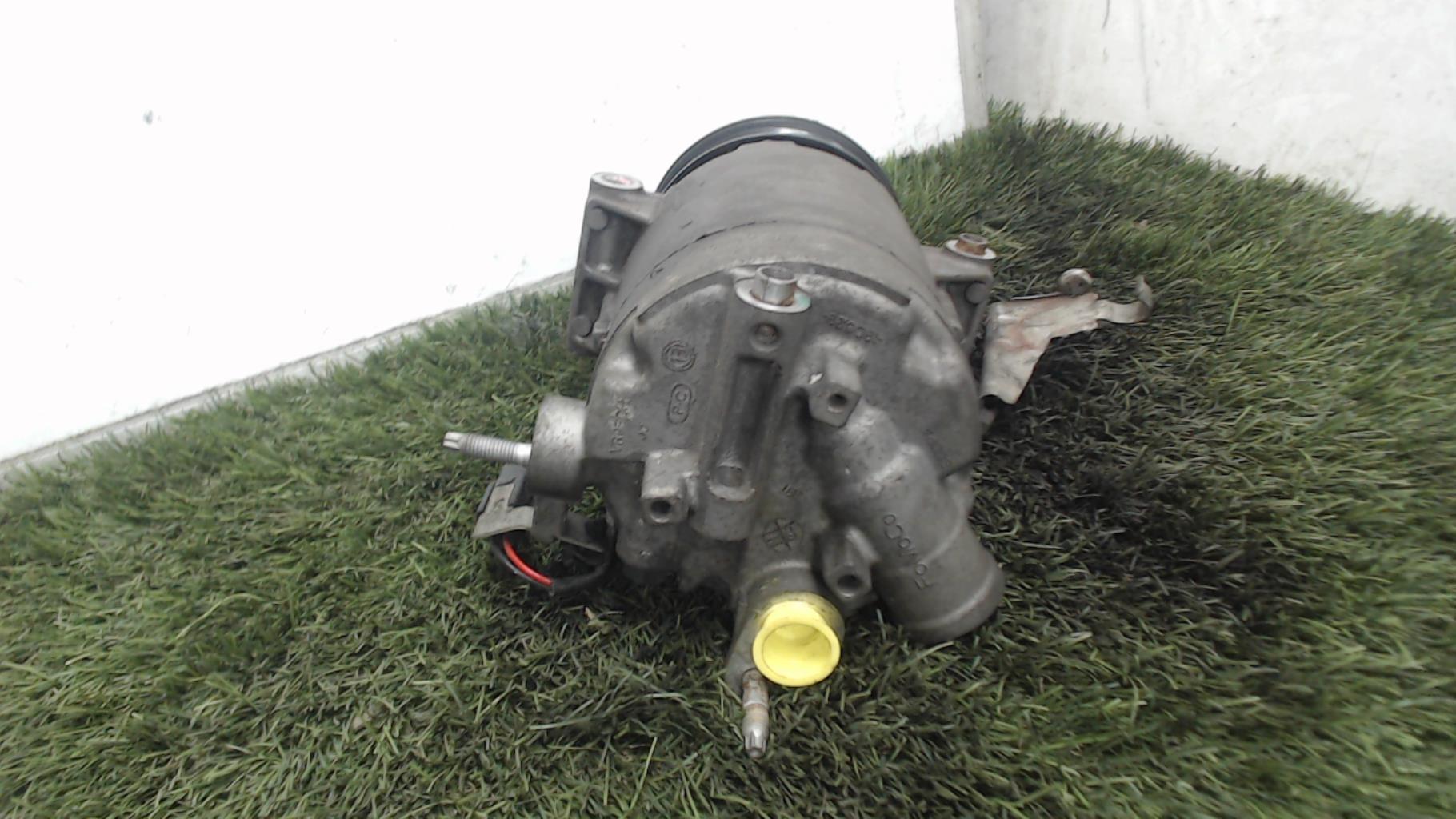 Compresseur clim FORD FIESTA 6 PHASE 2 Essence - 1