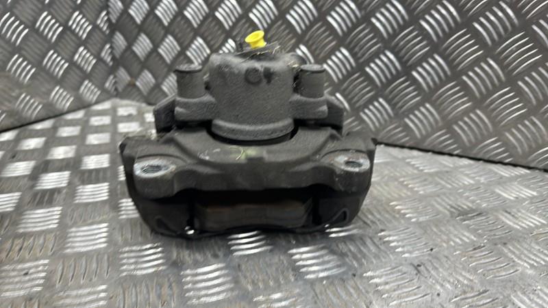 Etrier avant droit (freinage) AUDI A3 2 PHASE 2 Diesel - 1
